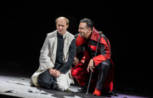 Подробнее о статье Фестиваль «Атлас театральной России». Спектакль «Кара Карамазовых». Фоторепортаж