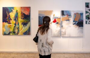 Подробнее о статье Сообщество современных художников «Абстрактно – думай» запускает масштабный фестиваль современного абстрактного искусства