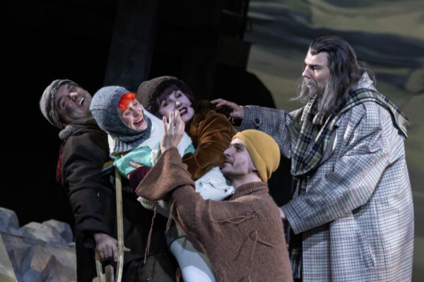 Фестиваль «Атлас театральной России». Спектакль «Собаки». Фоторепортаж