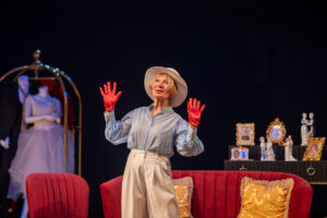 Подробнее о статье Премьера спектакля «Эва скучает без путешествий», ШДИ. Фоторепортаж