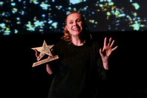 Подробнее о статье И тут сверху закричали: «Как я пришла в сознание» Дины Корзун в Покровка.Театр