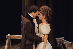 Подробнее о статье Премьера в «Покровка.Театр» – спектакль «Дубровский». Фоторепортаж