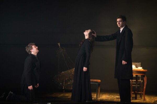 Премьера в Театре Армии – спектакль Павла Сафонова «Идиот». Фоторепортаж