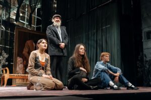 Подробнее о статье «Три сестры» – новый спектакль Саши Золотовицкого в Театре на Таганке