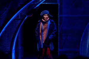 Читать далее о этой статье Спектакль без героя. «Не плачь, мама» на сцене «Покровка.Театр»