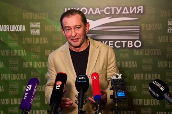 Константин Хабенский объявил о создании Содружества выпускников Школы-студии МХАТ